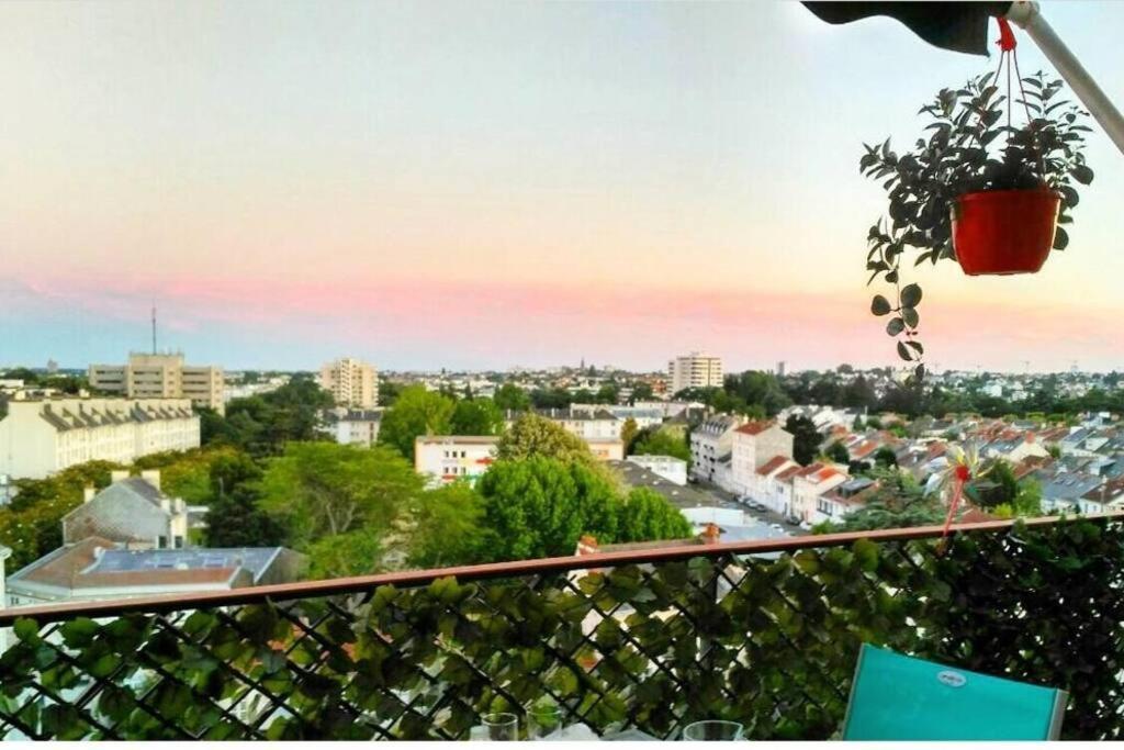 Charmant Appartement Lumineux - Dernier Etage Avec Balcon - Proche Centre-Ville Nantes Eksteriør bilde