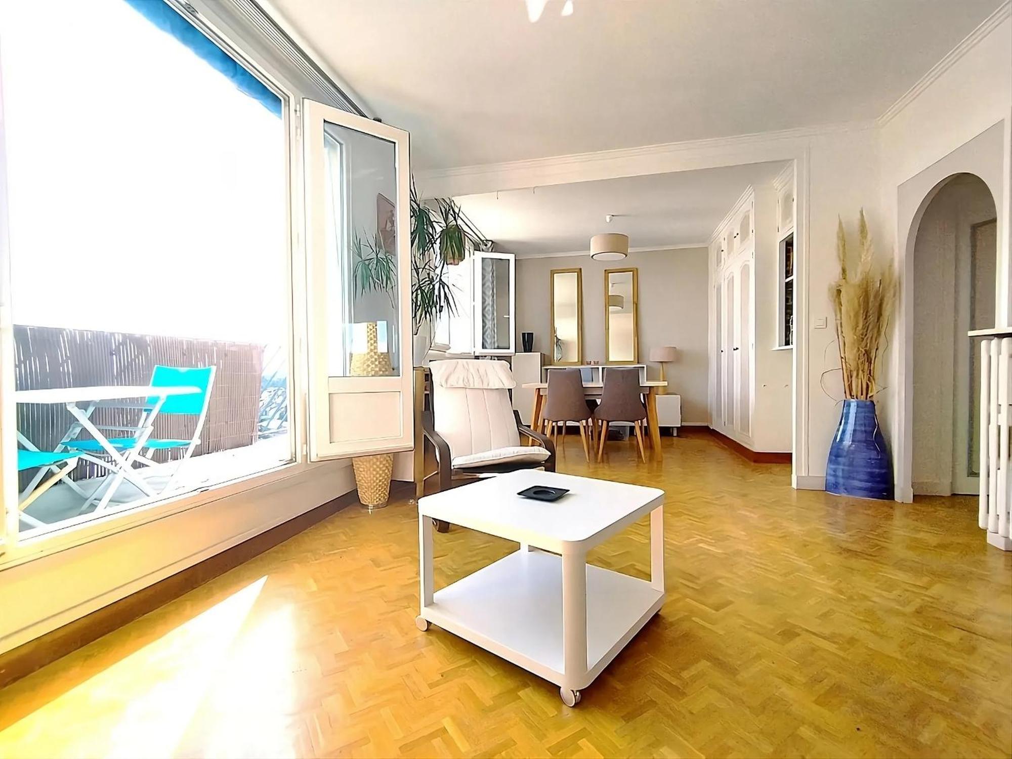 Charmant Appartement Lumineux - Dernier Etage Avec Balcon - Proche Centre-Ville Nantes Eksteriør bilde